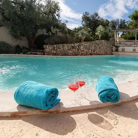 Locazione Turistica Tia Pool Studio *